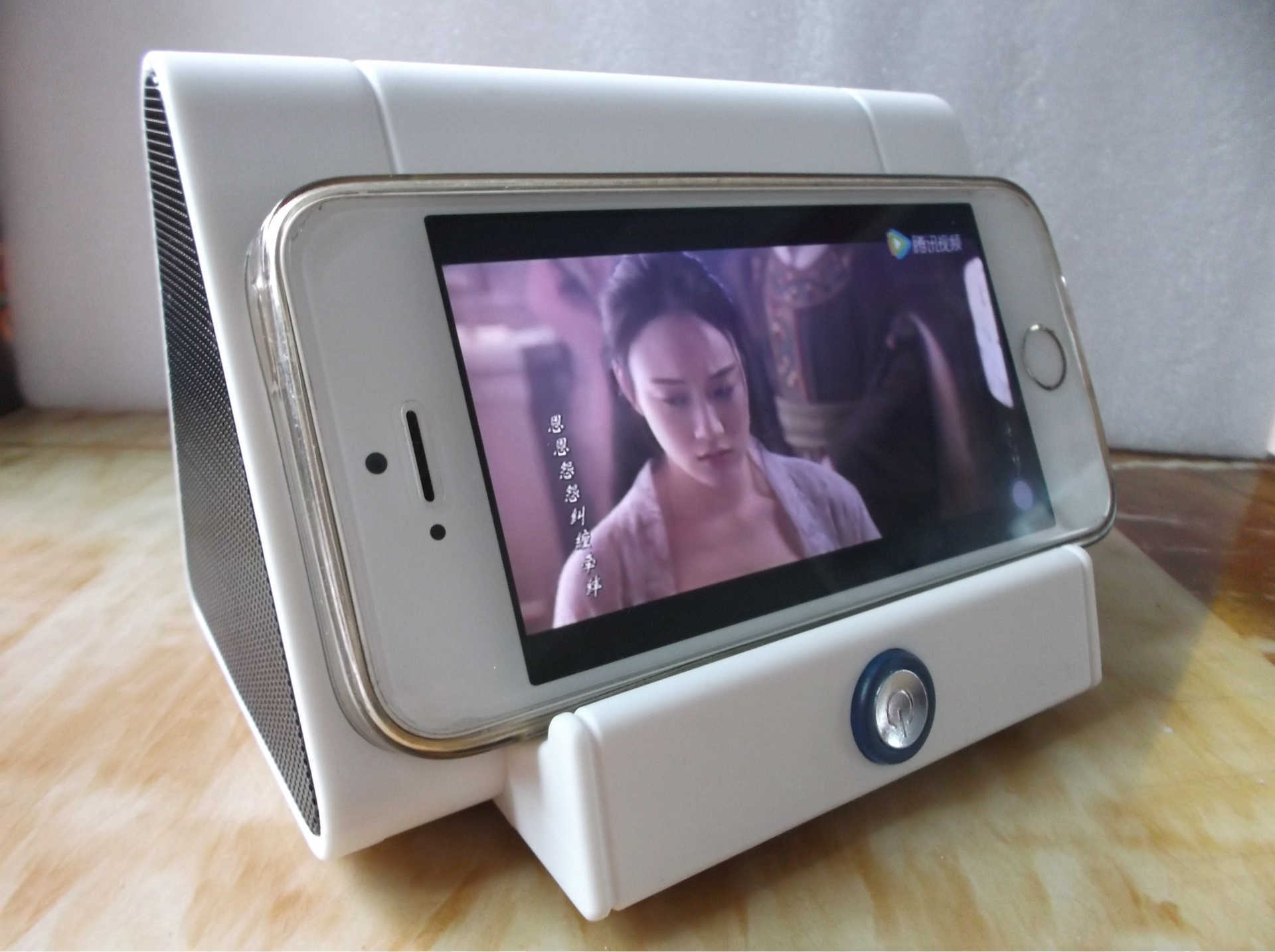 Smart Bluetooth Speaker Smart Bluetooth Speaker